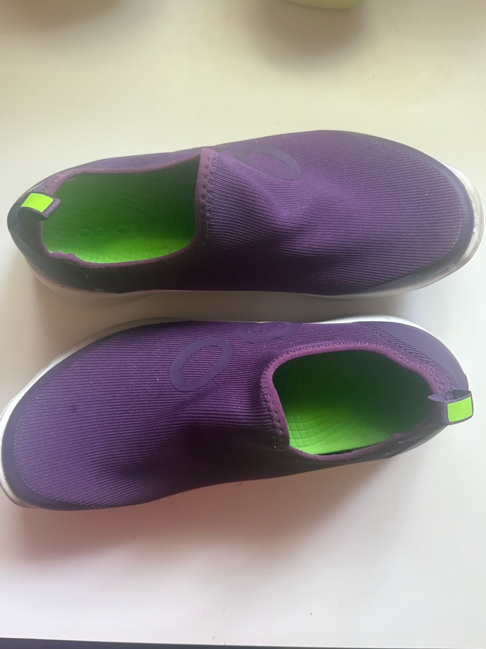 OOFOS OOmg Sport Slip-On Sneaker
